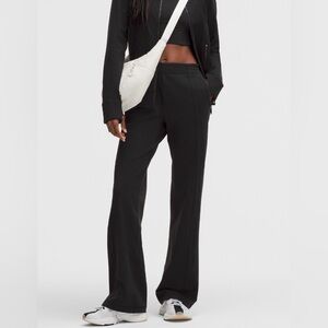 Lululemon Women's Define Black Track Pants sz Large